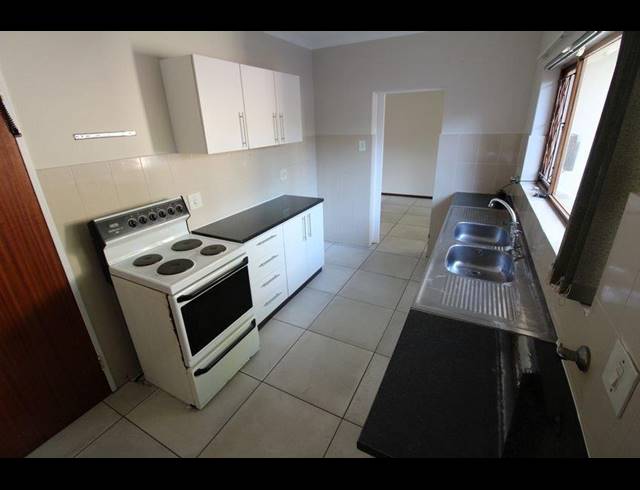 3 BEDROOM TOWNHOUSE TO LET IN HAYFIELDS
